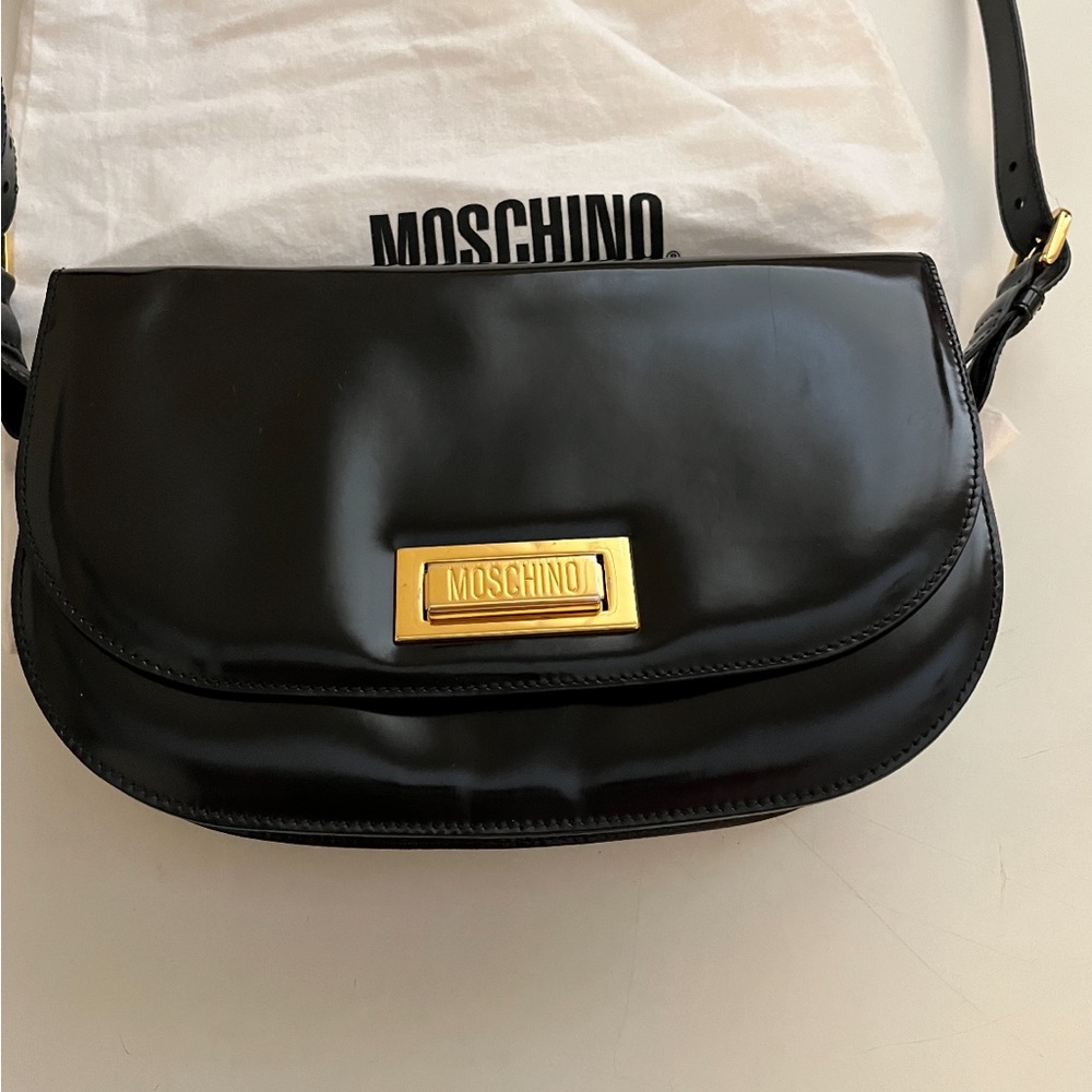 Black moschino bag in perfect condition